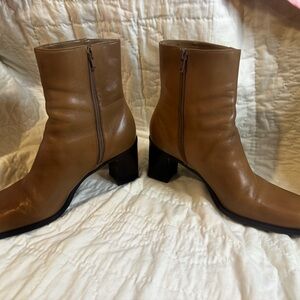 Gianni Bini Women's Tan Leather Block Heel Ankle Boots